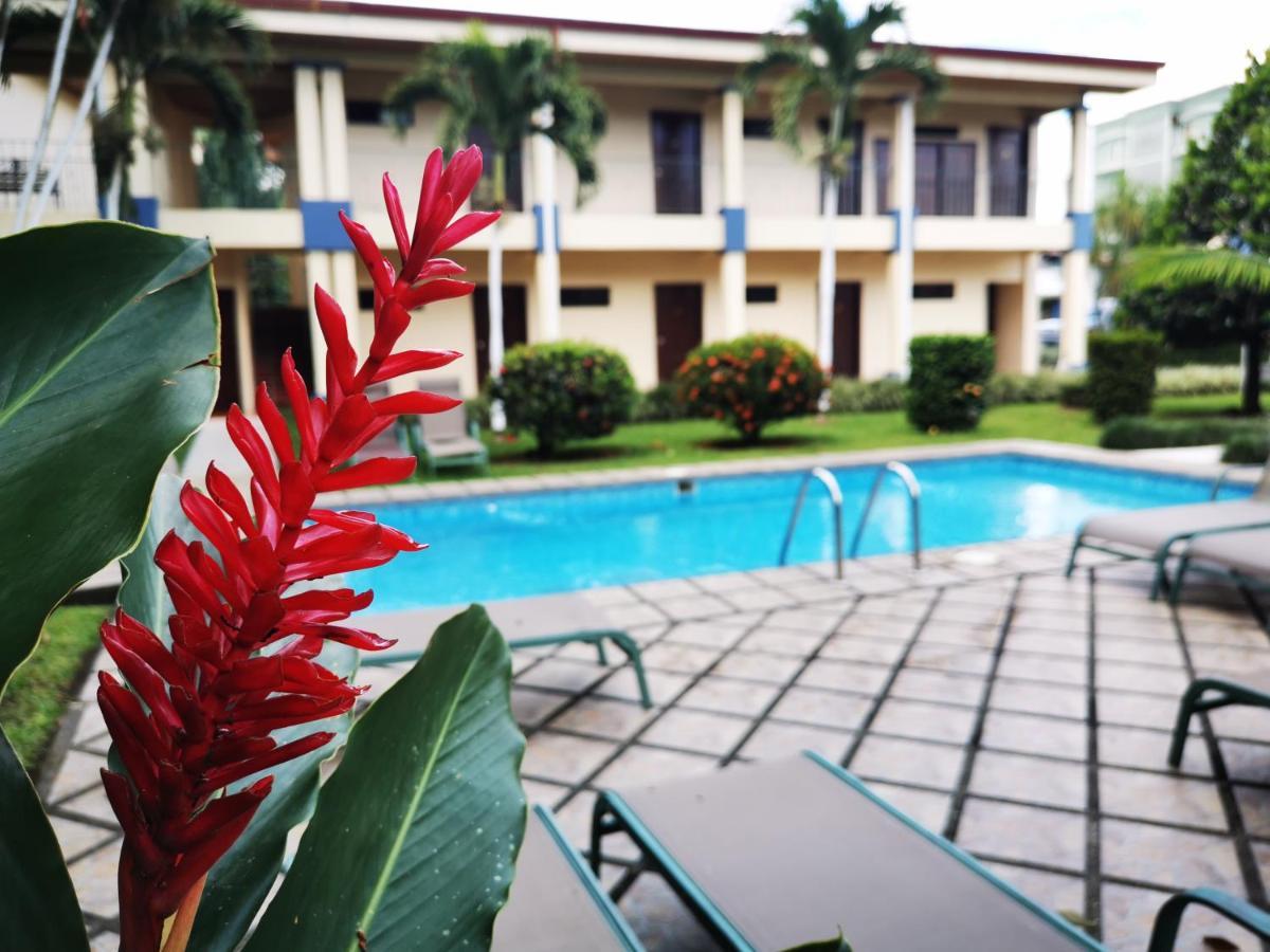 Hotel Monte Real La Fortuna Bagian luar foto