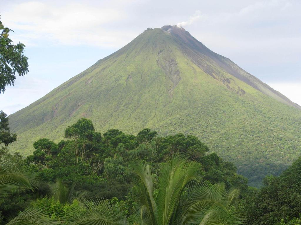 Hotel Monte Real La Fortuna Bagian luar foto